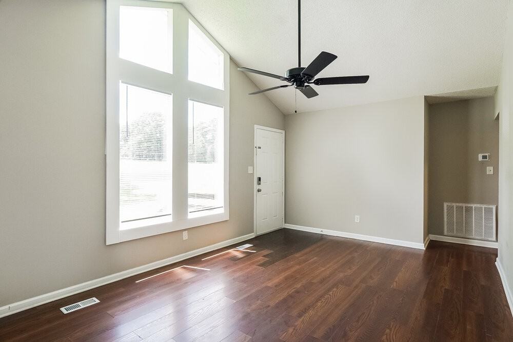 3248 Larabee Ln - Photo 7 of 17