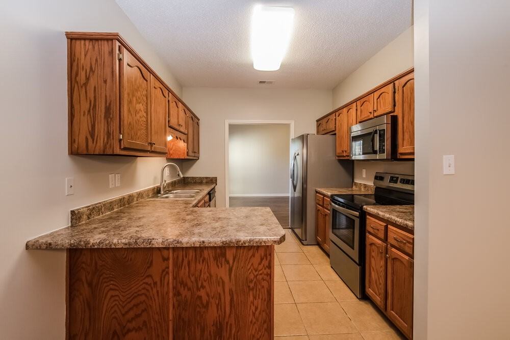 1146 Warwick Pl - Photo 7 of 15