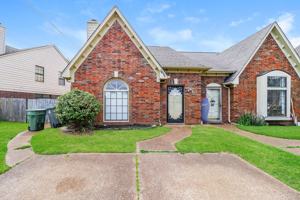 featured image of 1611 Oaken Bucket Dr
