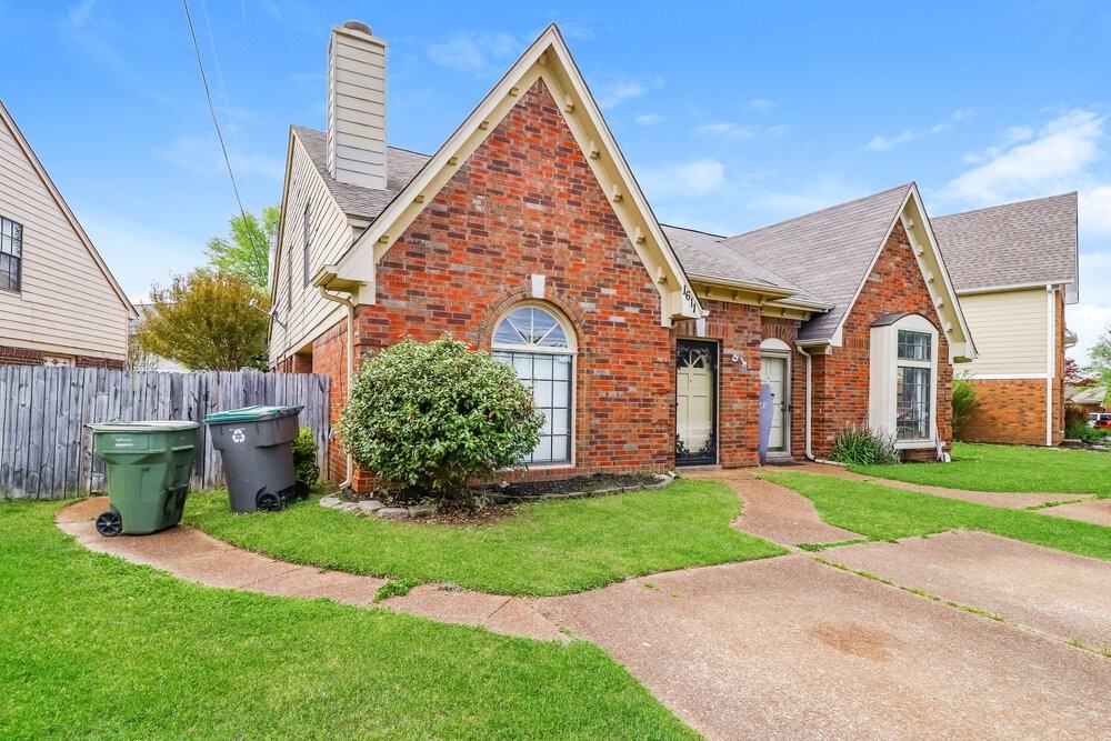 1611 Oaken Bucket Dr - Photo 3 of 25