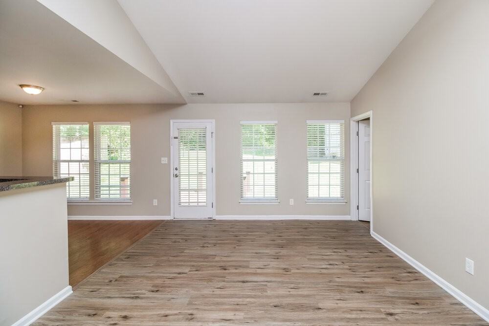 128 Cinebar Rd - Photo 3 of 16