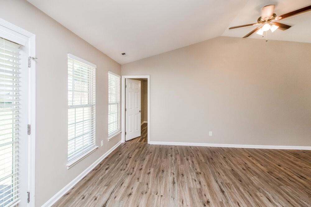 128 Cinebar Rd - Photo 4 of 16