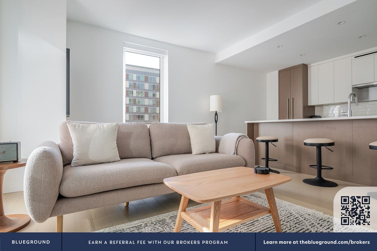 390 Harrison Avenue - Photo 5 of 45