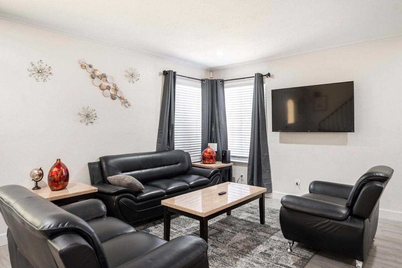 1417 Elizabeth Ave #1585223P - Photo 3 of 31