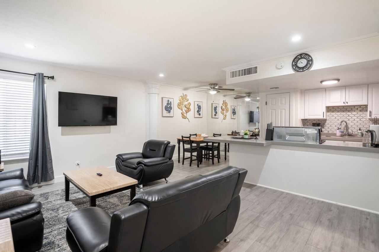 1417 Elizabeth Ave #1585223P - Photo 4 of 31