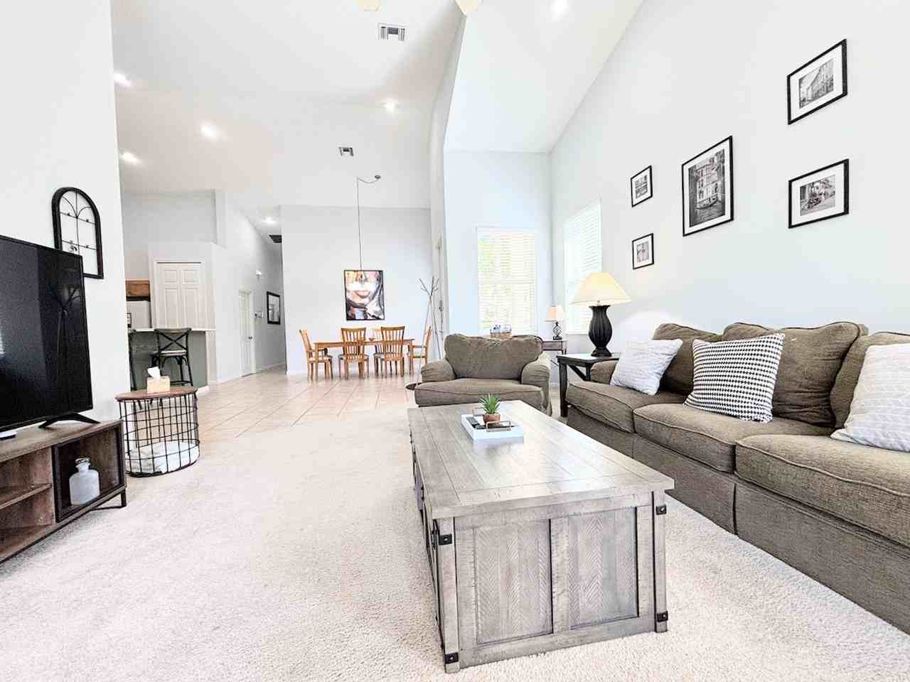 9225 Wentworth Ln #1586024P - Photo 3 of 23