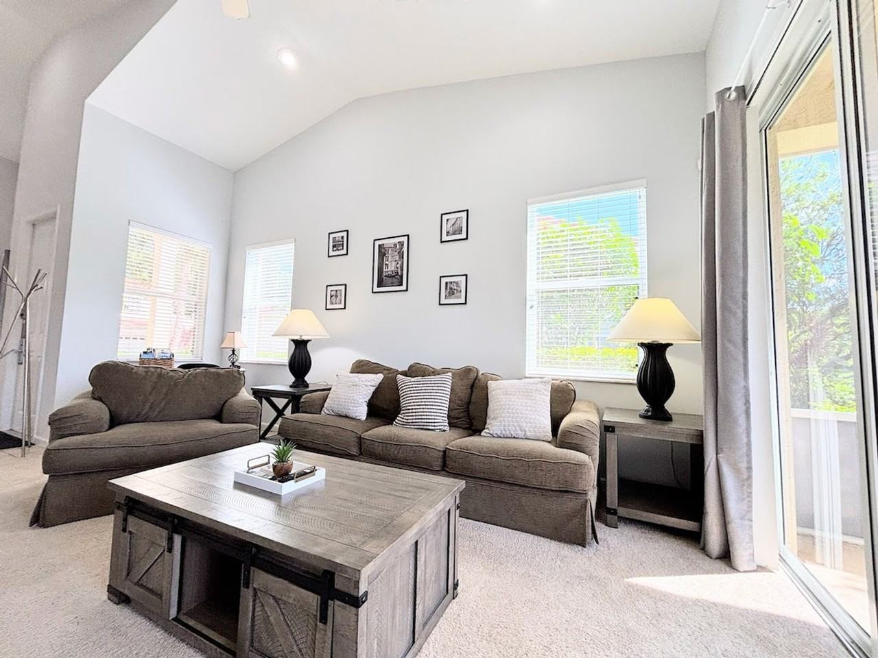9225 Wentworth Ln #1586024P - Photo 4 of 23