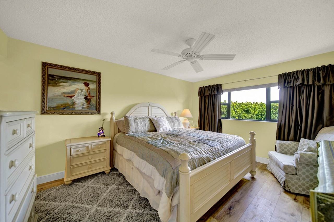7601 S Ocean Dr #1586029P - Photo 3 of 13