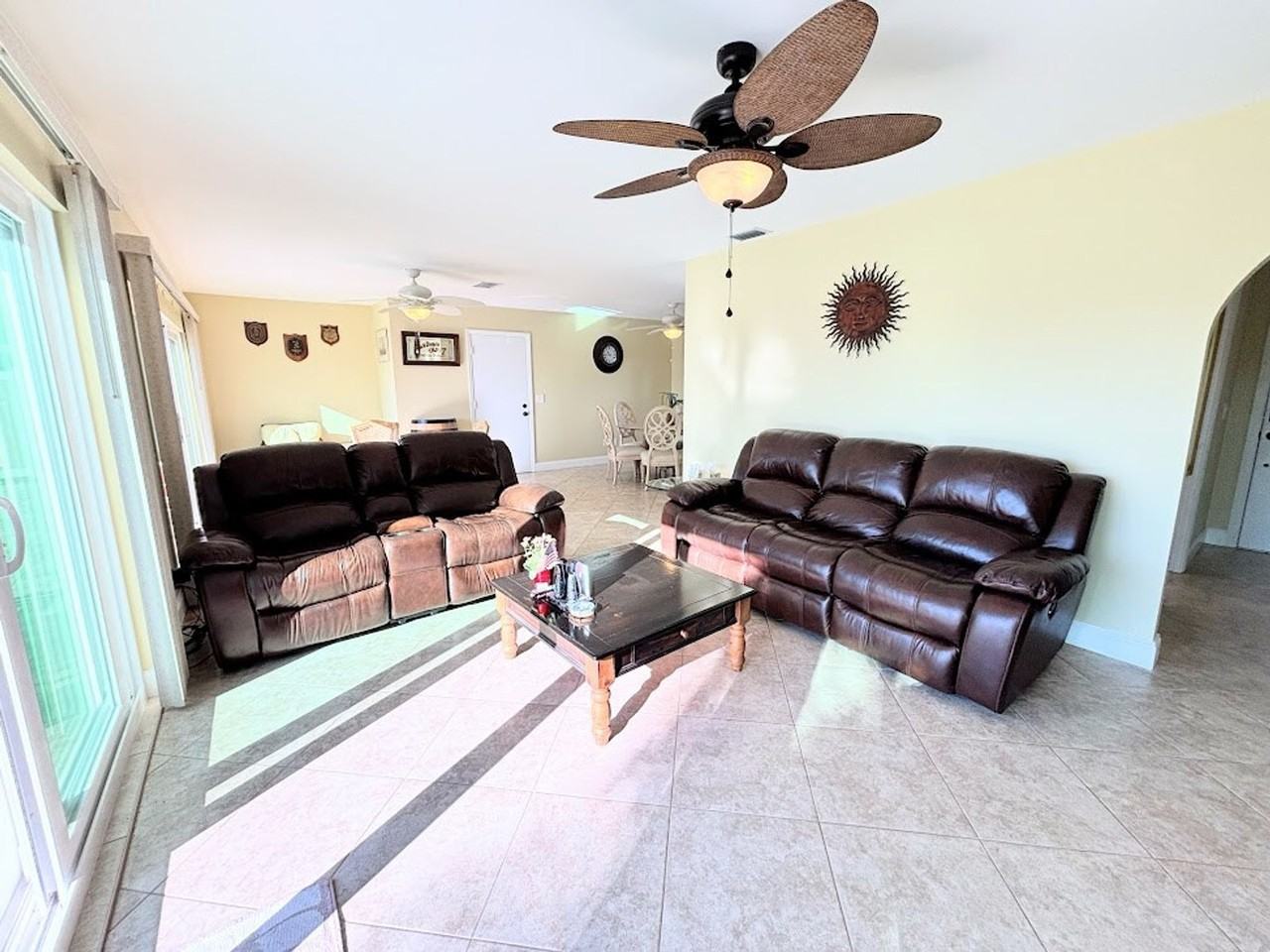 583 Se Calmoso Dr #1586083P - Photo 2 of 13