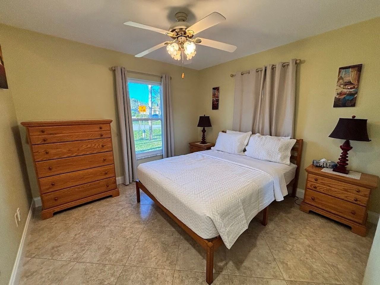 583 Se Calmoso Dr #1586083P - Photo 3 of 13