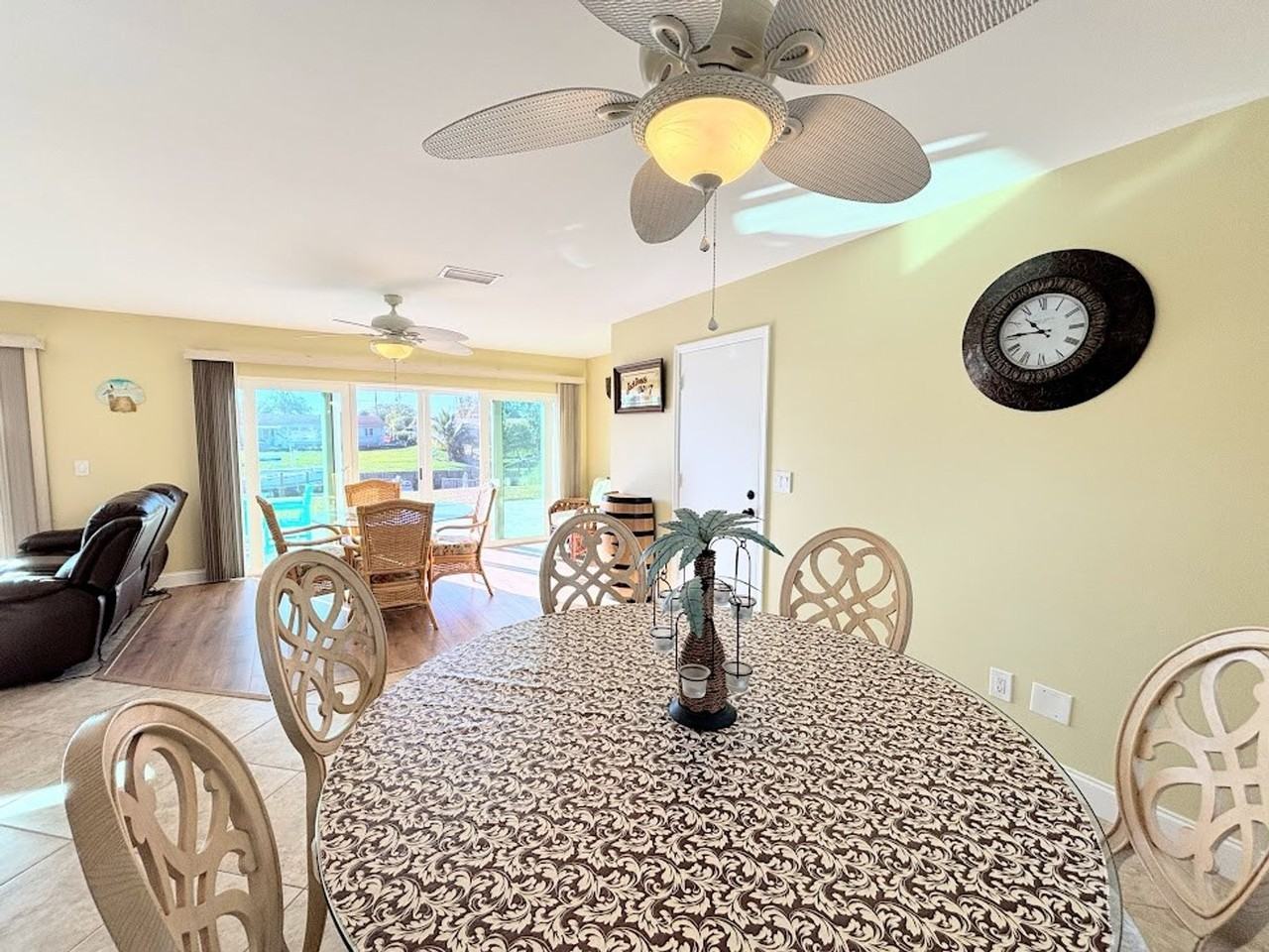 583 Se Calmoso Dr #1586083P - Photo 6 of 13
