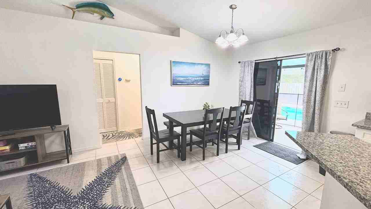 2120 Se Trillo St #1586034P - Photo 3 of 21