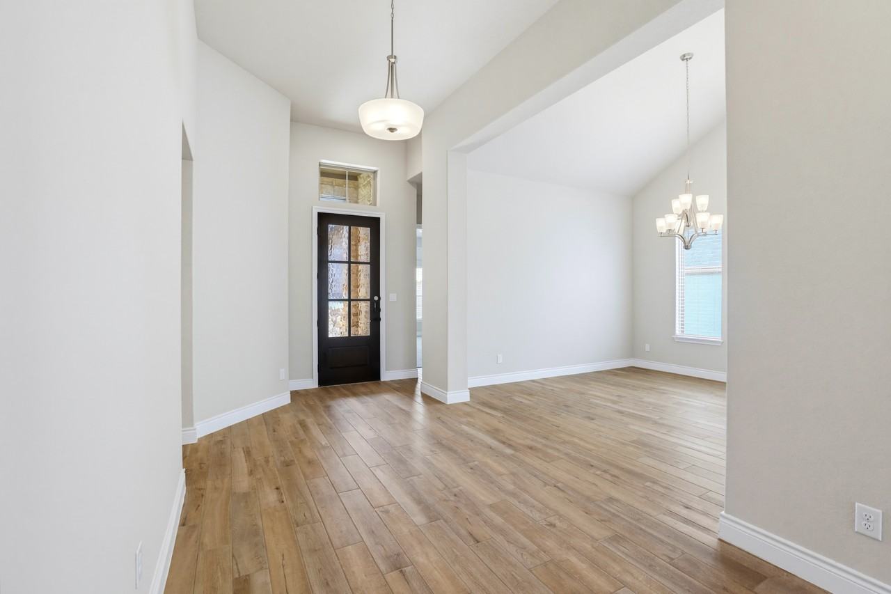 3034 Daplyn Park #1 - Photo 4 of 28