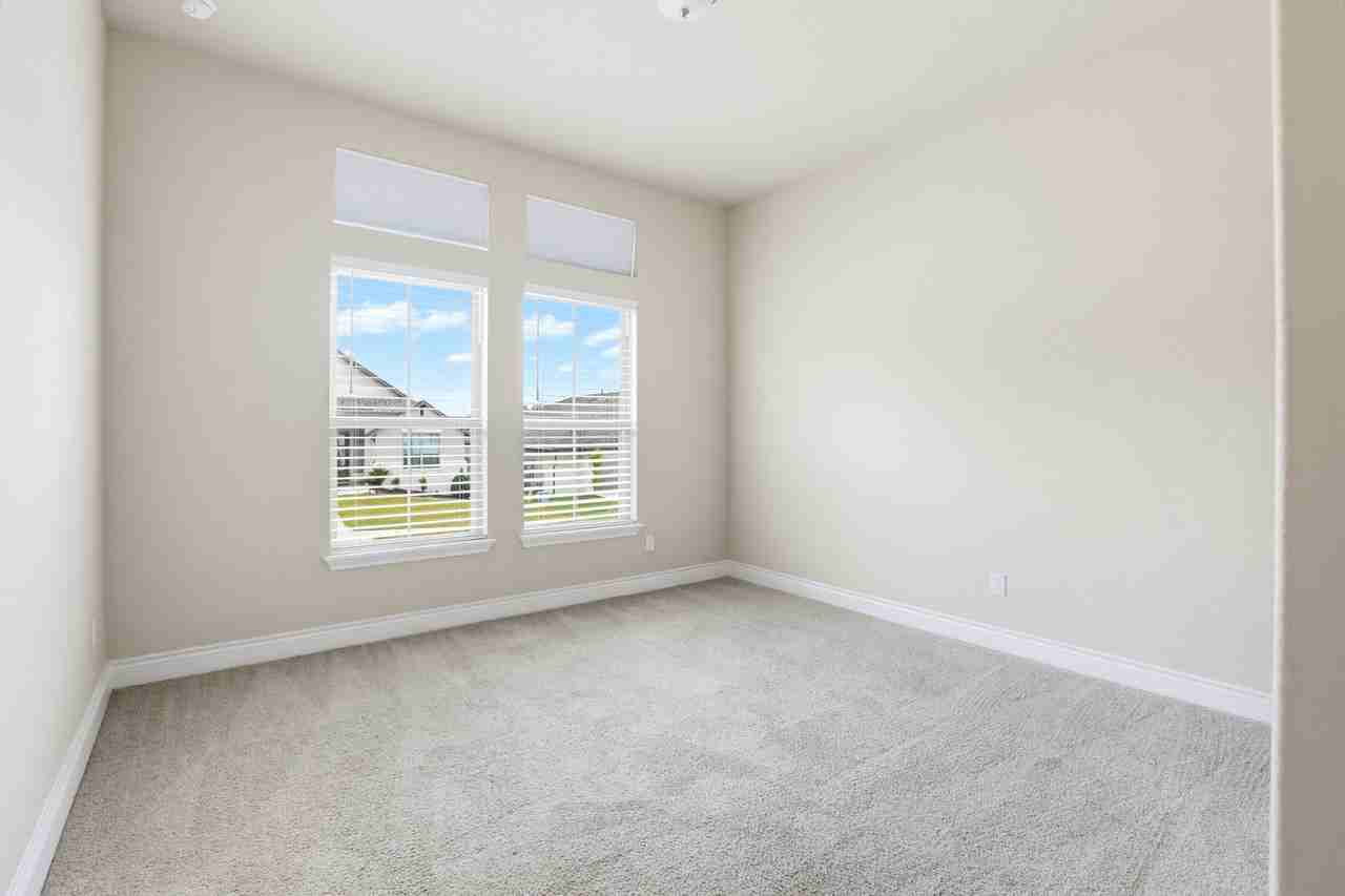 3034 Daplyn Park #1 - Photo 5 of 28