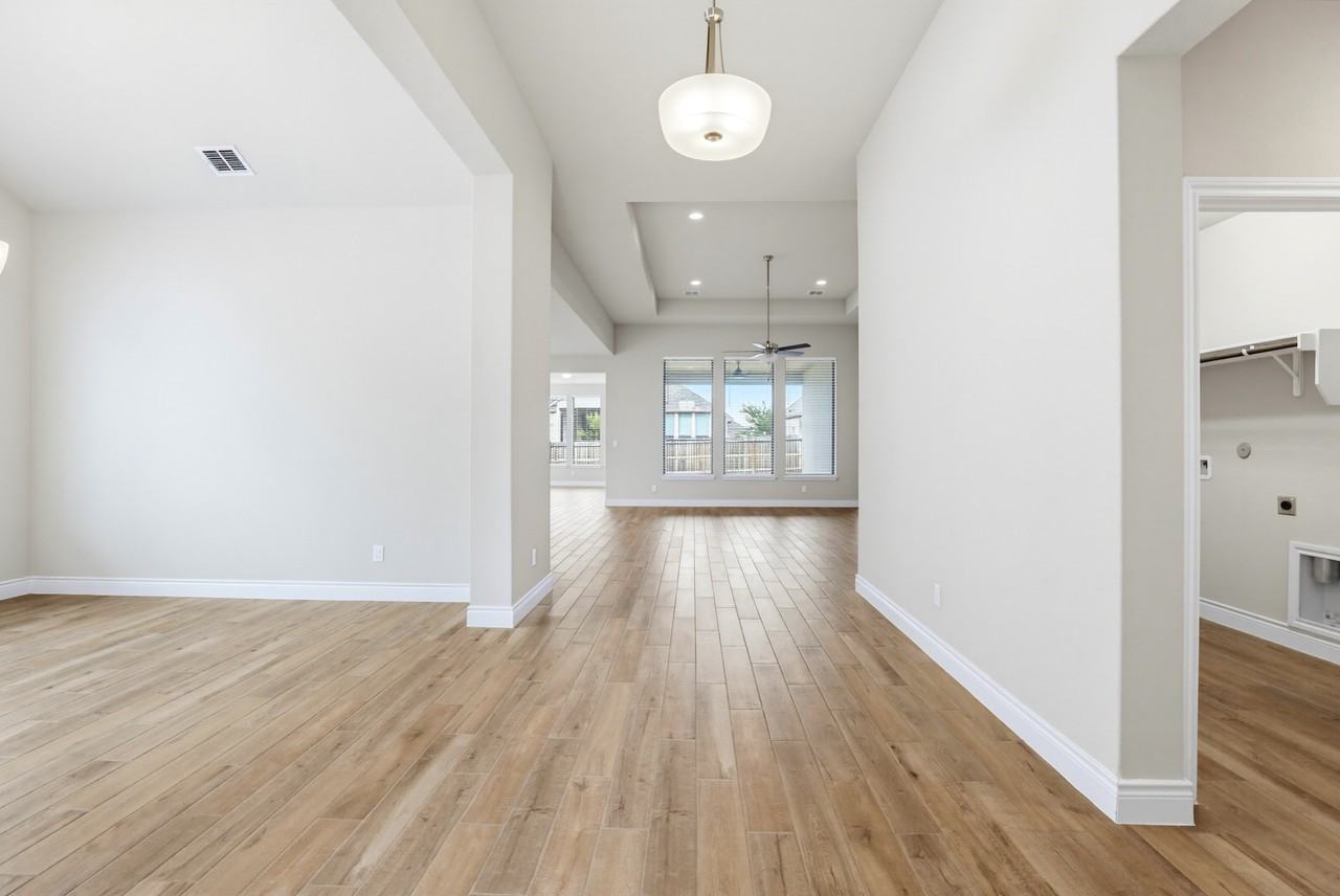 3034 Daplyn Park #1 - Photo 7 of 28