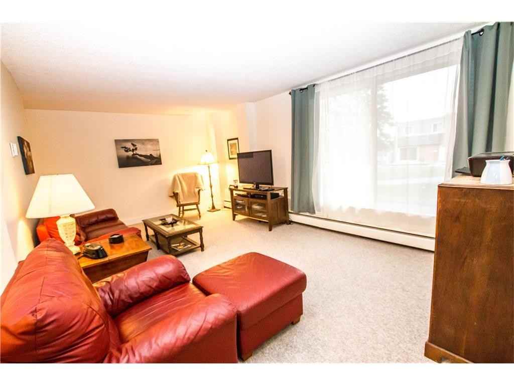 3514 44 St SW - Photo 2 of 23