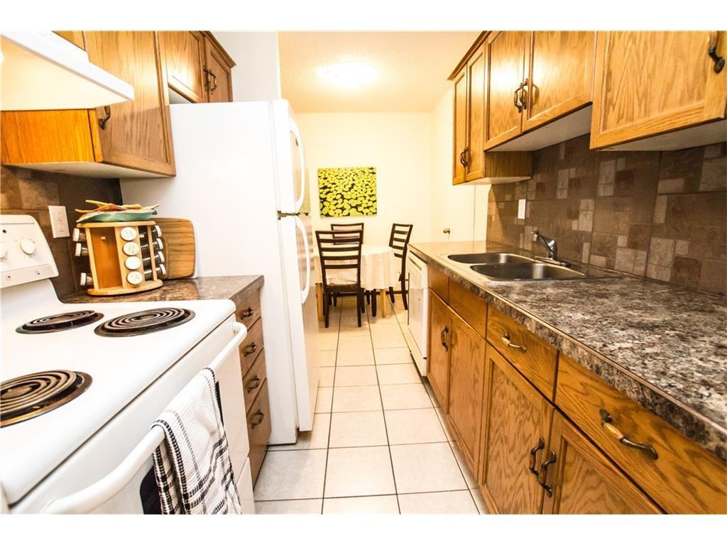 3514 44 St SW - Photo 3 of 23