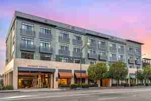 featured image of 1500 Newell Ave