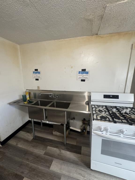 4606 Ward St #7 - Photo 3 of 4