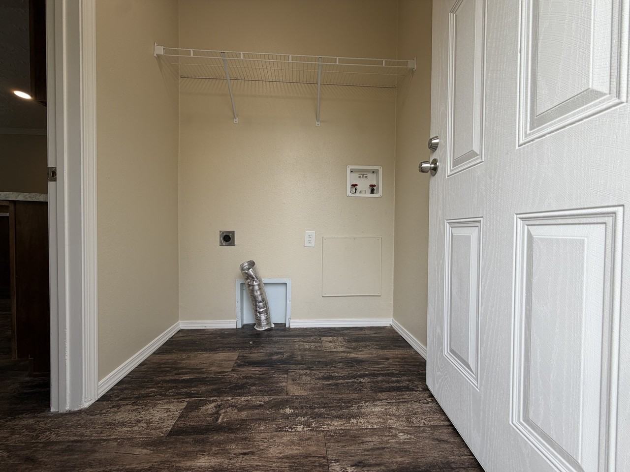 709 N Collins Fwy #213 - Photo 6 of 28