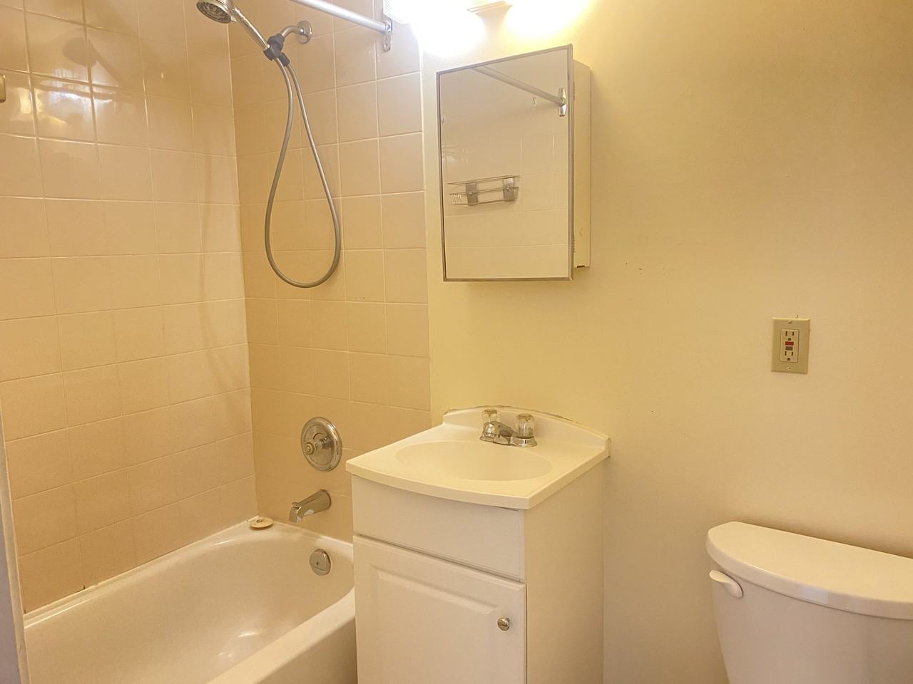401 Princess Street #403 - Photo 5 of 5