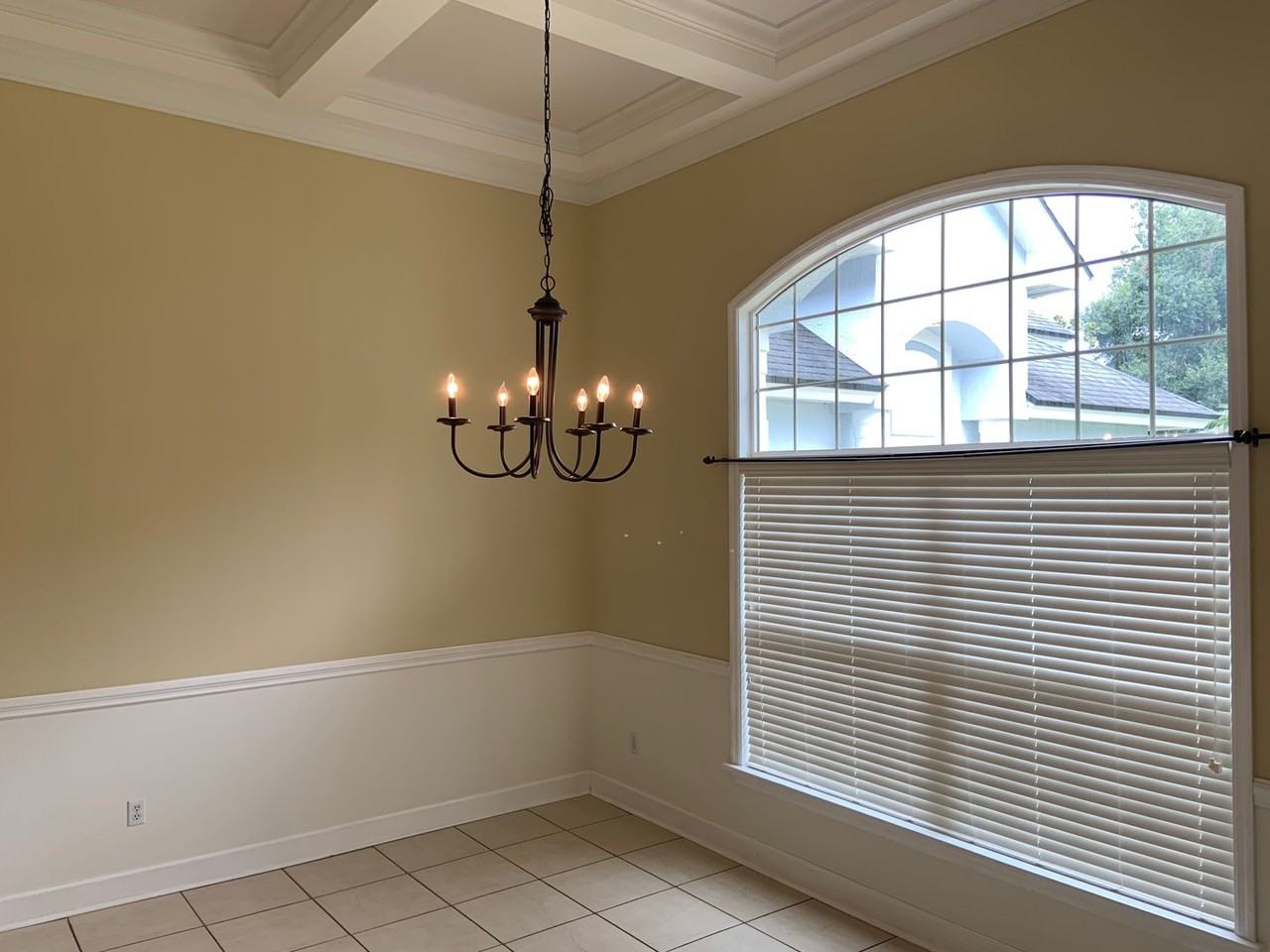 2600 Crescent Lake Ct - Photo 4 of 36