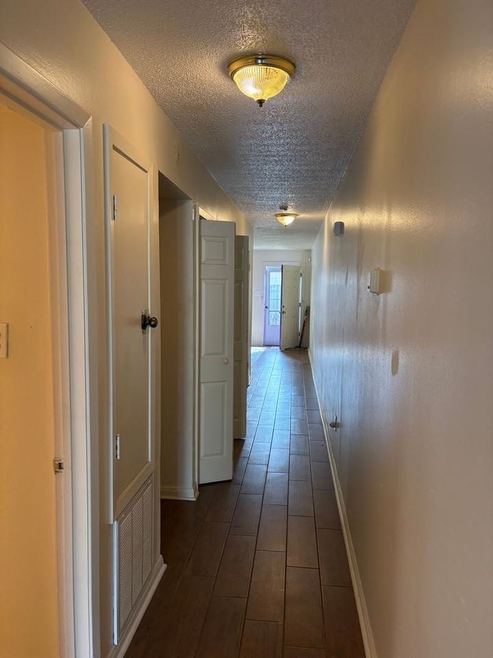 1827 8th St - Photo 3 of 18