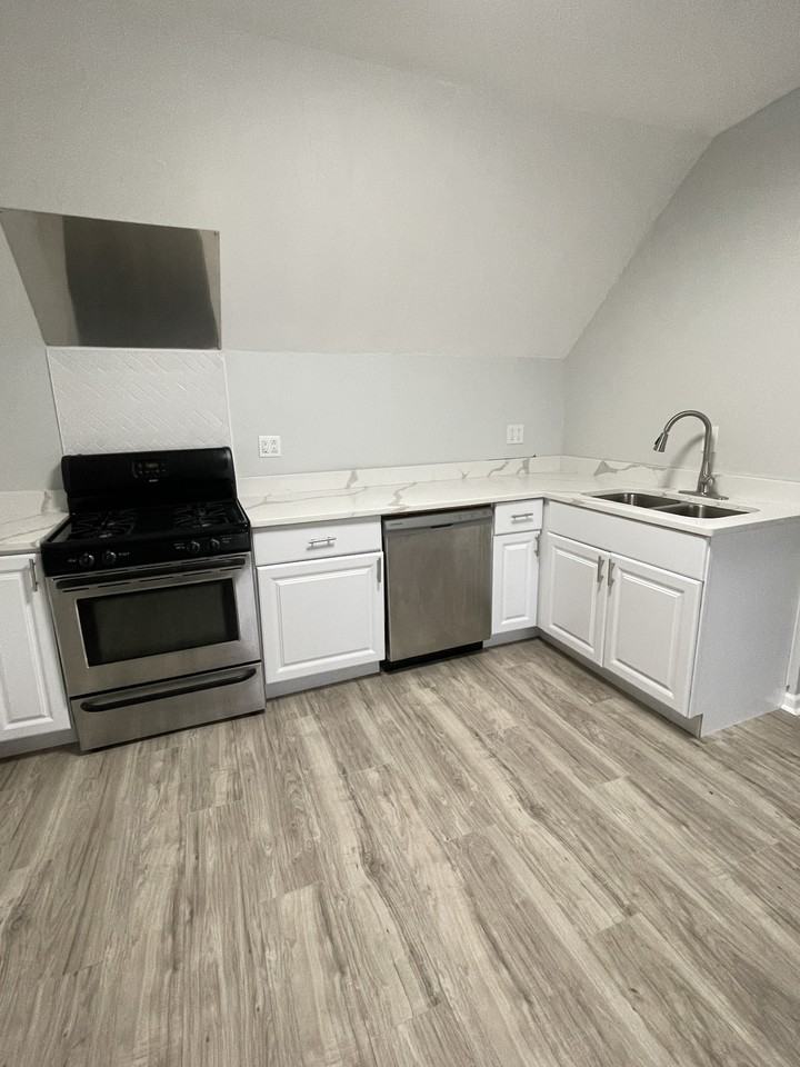 W Dakin St & N Marmora Ave #2 - Photo 3 of 14