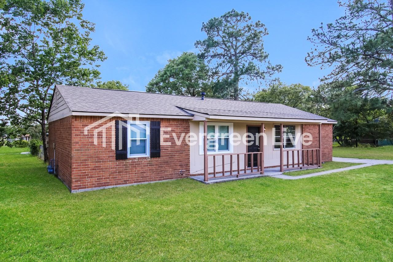 3701 Hickory Cove Rd