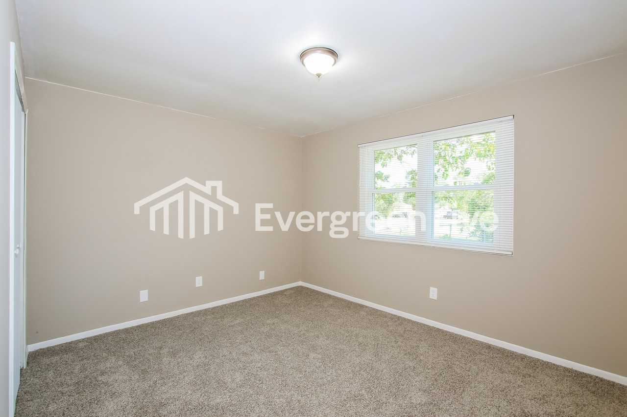 3701 Hickory Cove Rd - Photo 6 of 15