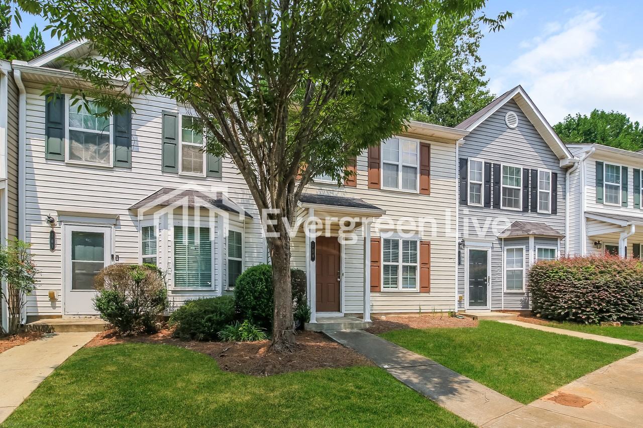 759 Crestwell Cir Sw