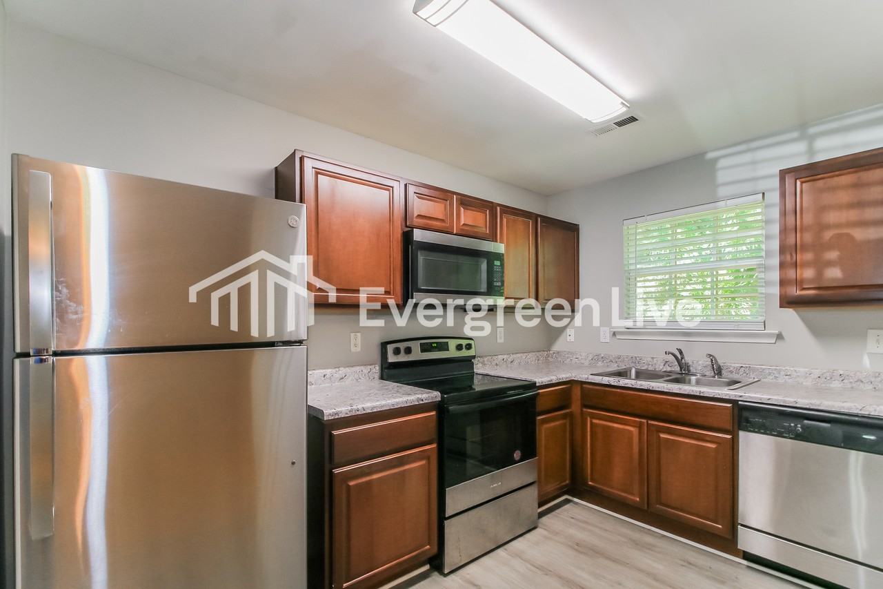 759 Crestwell Cir Sw - Photo 4 of 10