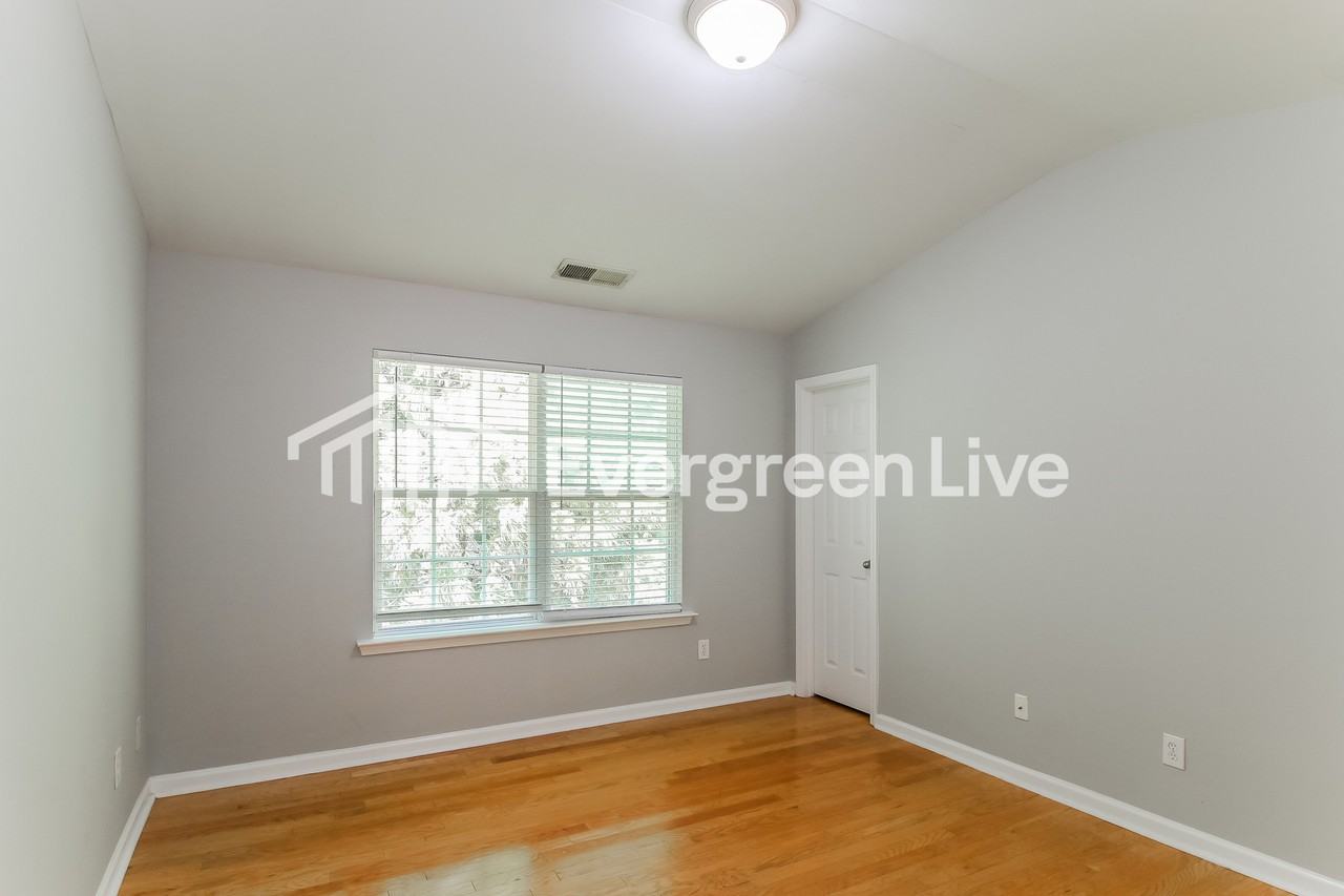 759 Crestwell Cir Sw - Photo 6 of 10
