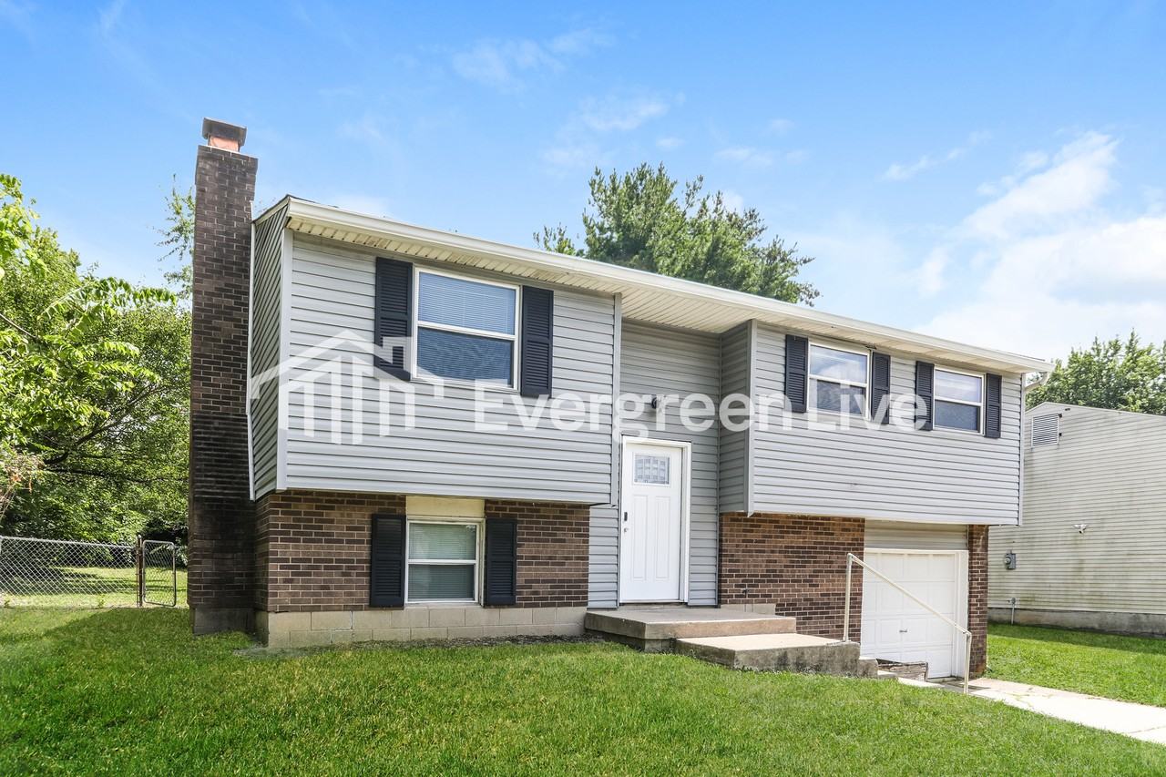 10298 Menominee Dr - Photo 2 of 15