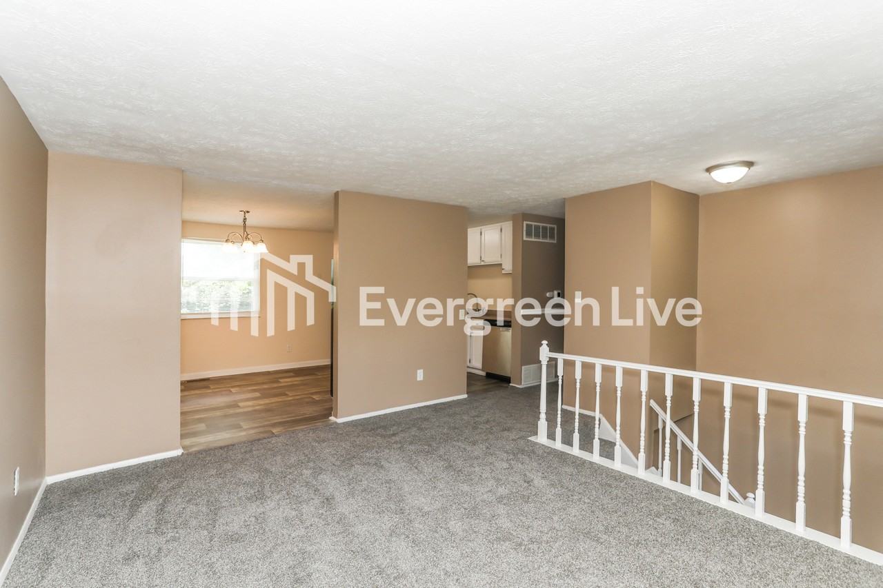 10298 Menominee Dr - Photo 4 of 15