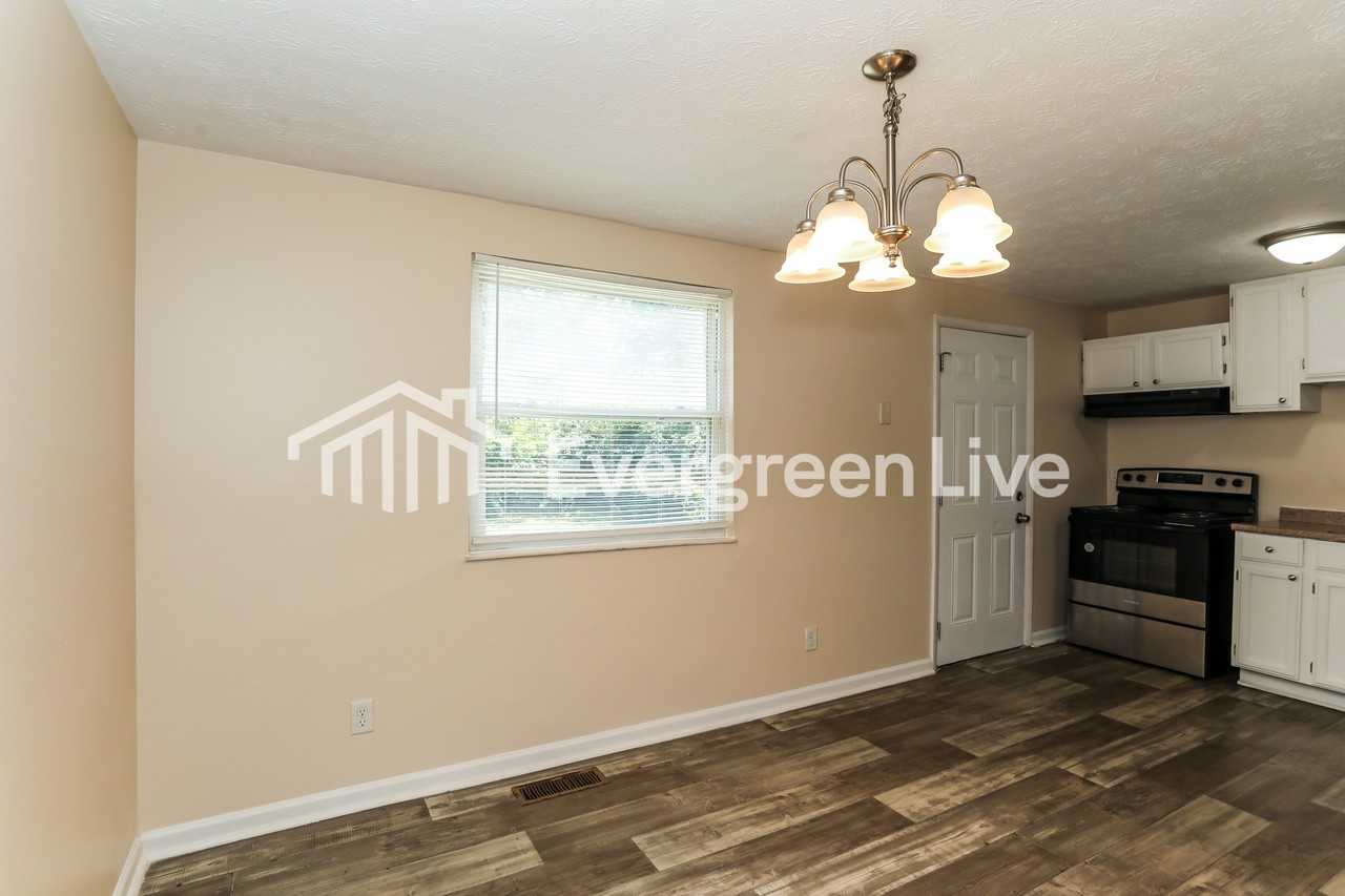 10298 Menominee Dr - Photo 5 of 15