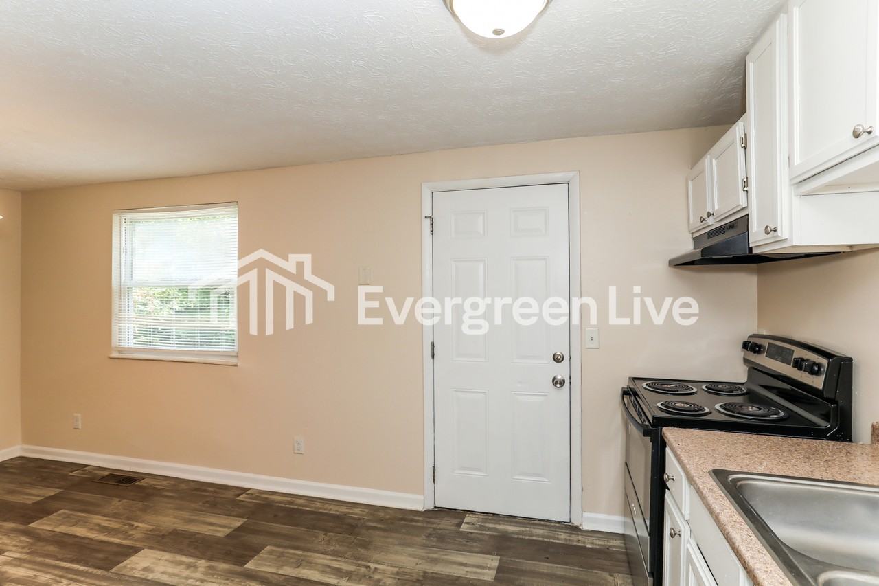 10298 Menominee Dr - Photo 7 of 15