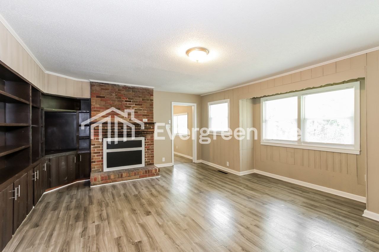 1114 Evans Rd - Photo 3 of 15