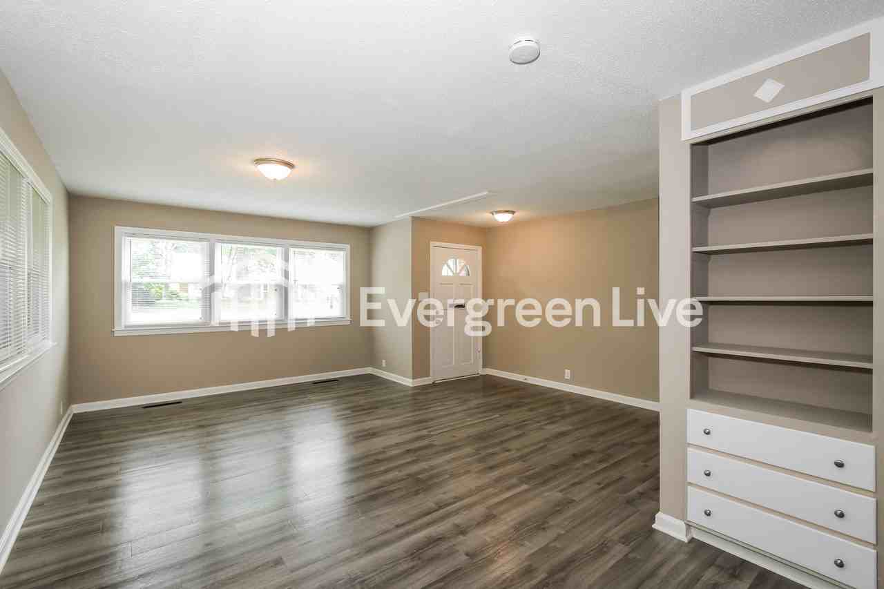 1114 Evans Rd - Photo 4 of 15