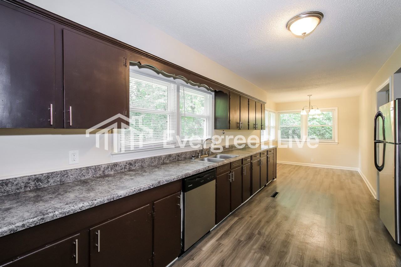 1114 Evans Rd - Photo 5 of 15
