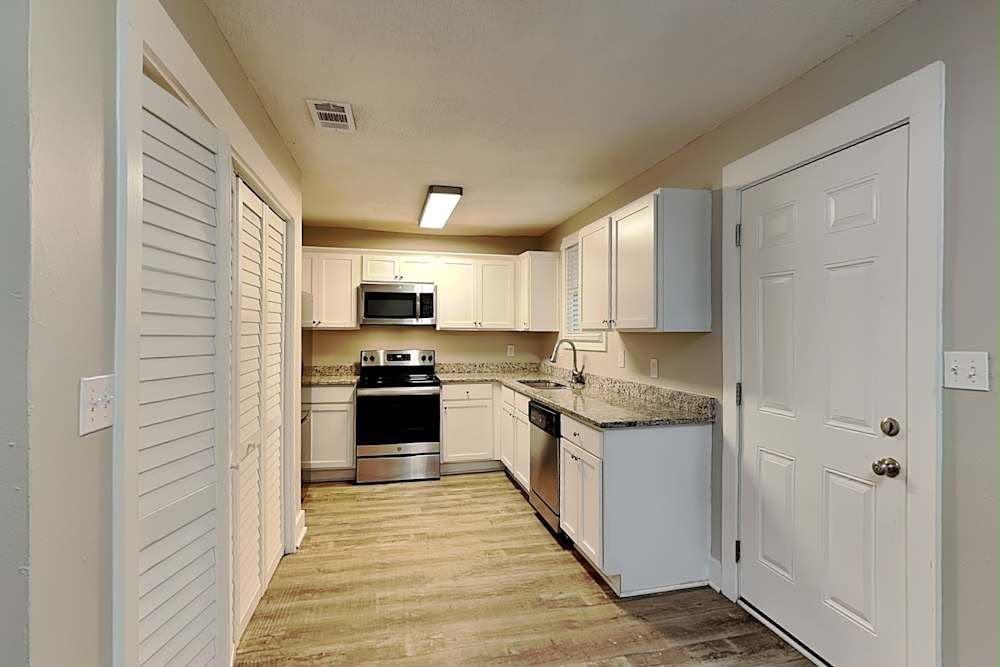 3449 Glen Rd - Photo 2 of 5