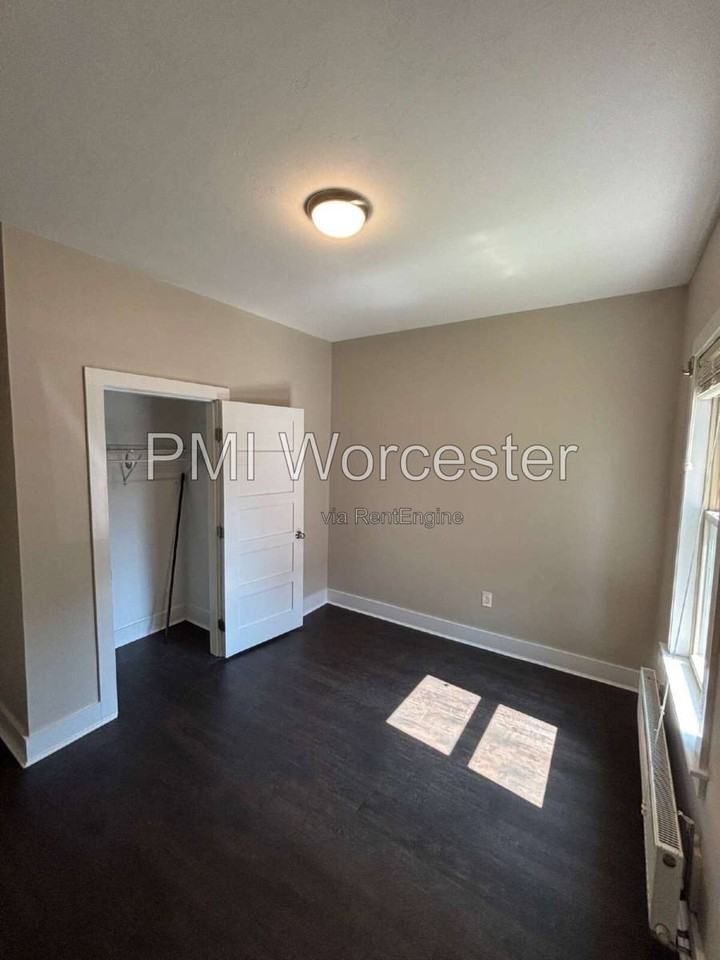26 Vinson St - Photo 3 of 10