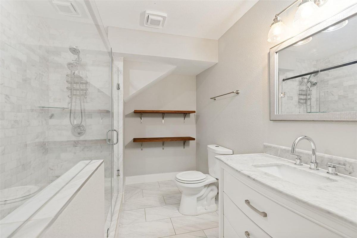 2114 Wheaton Dr - Photo 5 of 10
