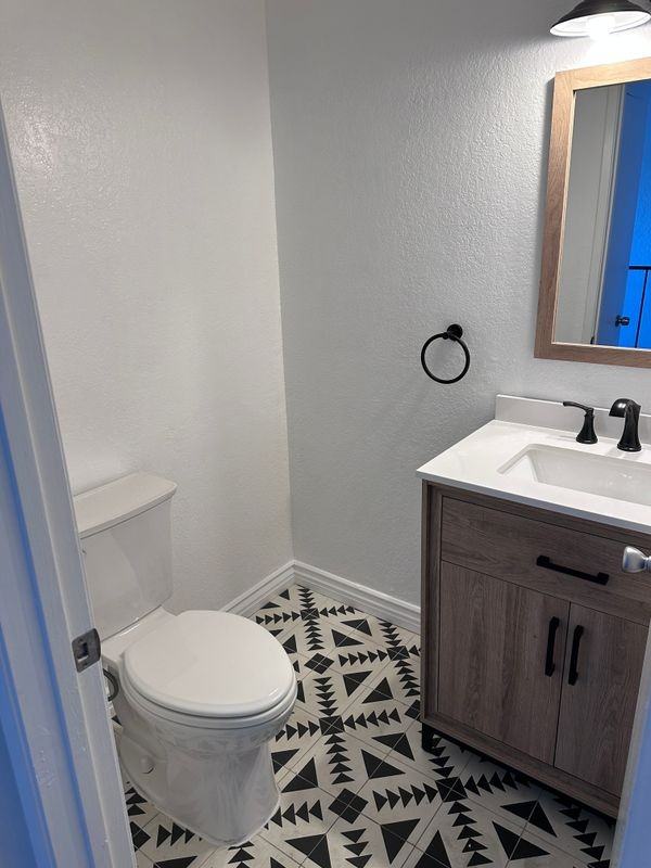 2503 E 21st St - Photo 5 of 35