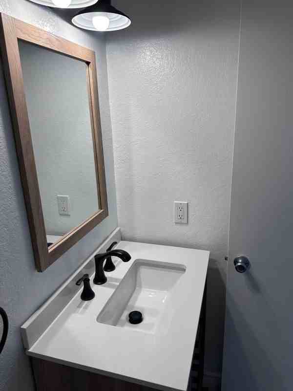 2503 E 21st St - Photo 6 of 35