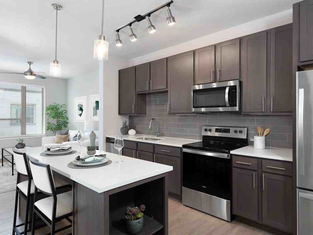 7400 N Lamar Blvd - Photo 4 of 7