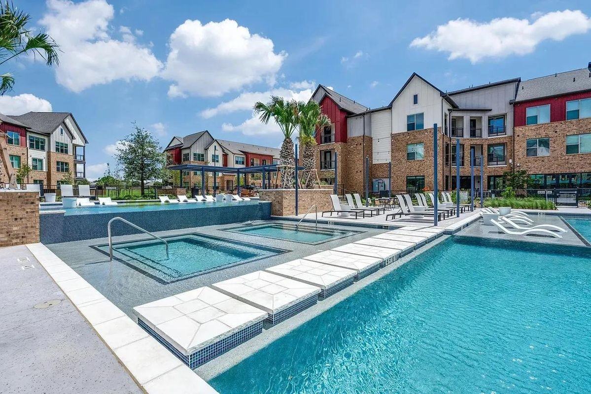 551 Exchange Blvd ##A1
