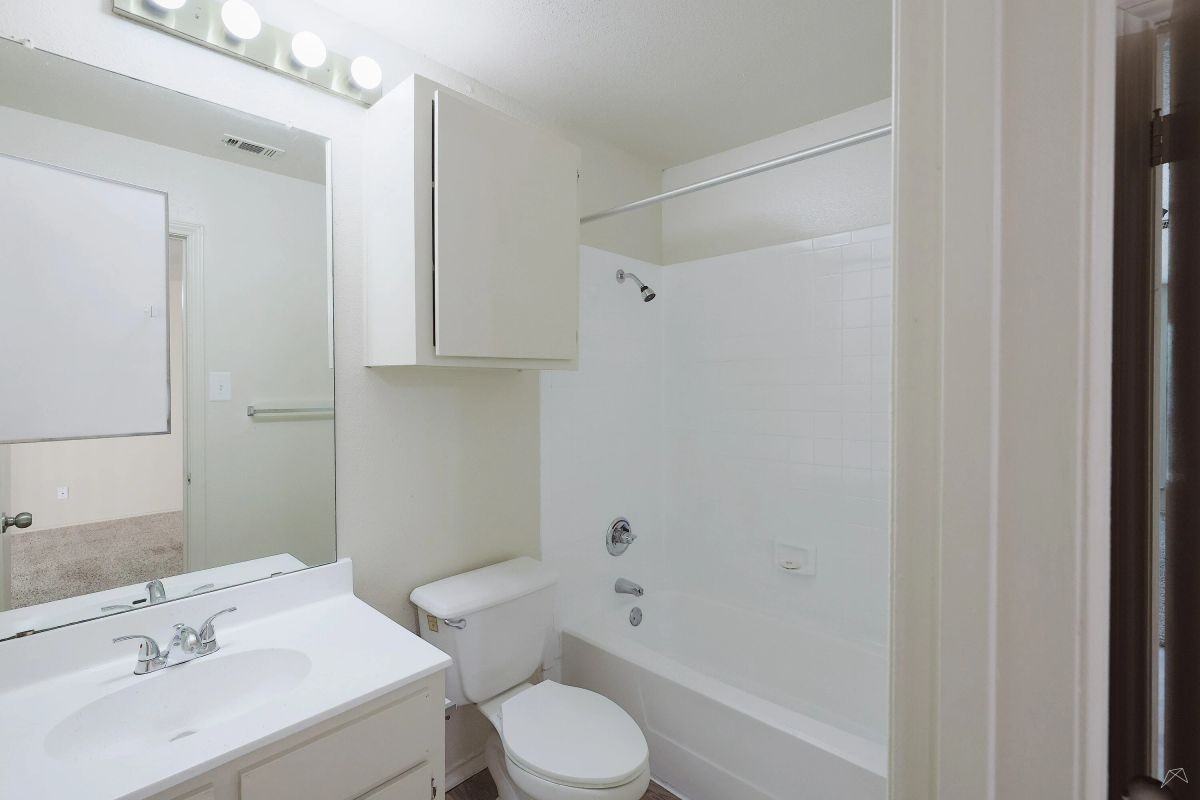 10401 N Lamar Blvd - Photo 4 of 6