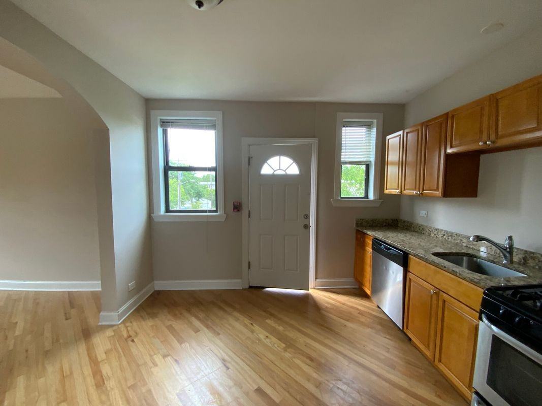 894 Green Bay Rd - Photo 3 of 10