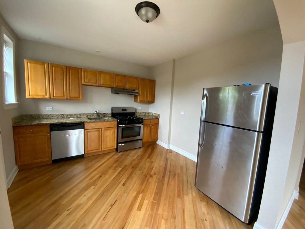 894 Green Bay Rd - Photo 4 of 10